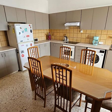 Family Nest In The Heart Of Limassol Villa Buitenkant foto