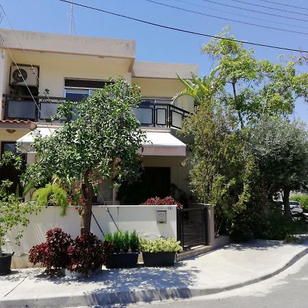 Family Nest In The Heart Of Limassol Villa Buitenkant foto