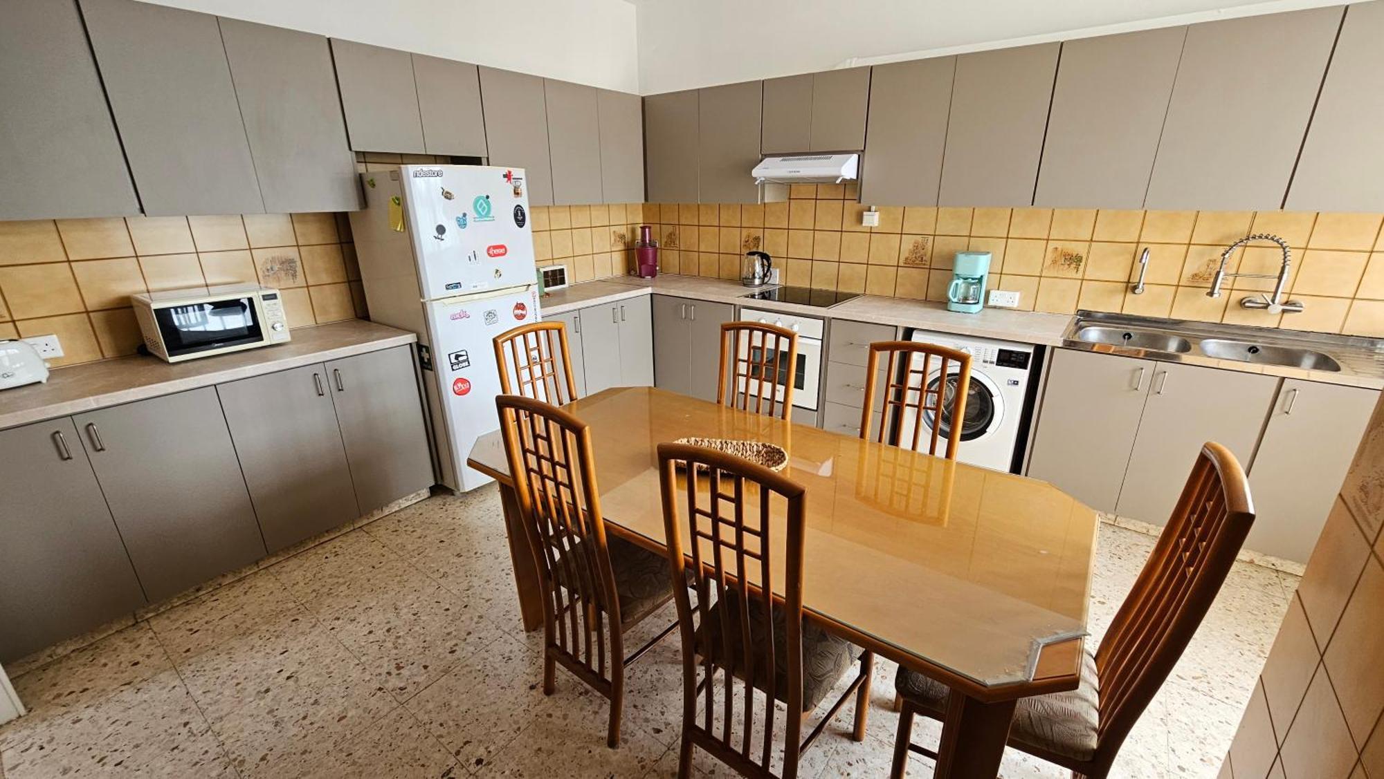 Family Nest In The Heart Of Limassol Villa Buitenkant foto
