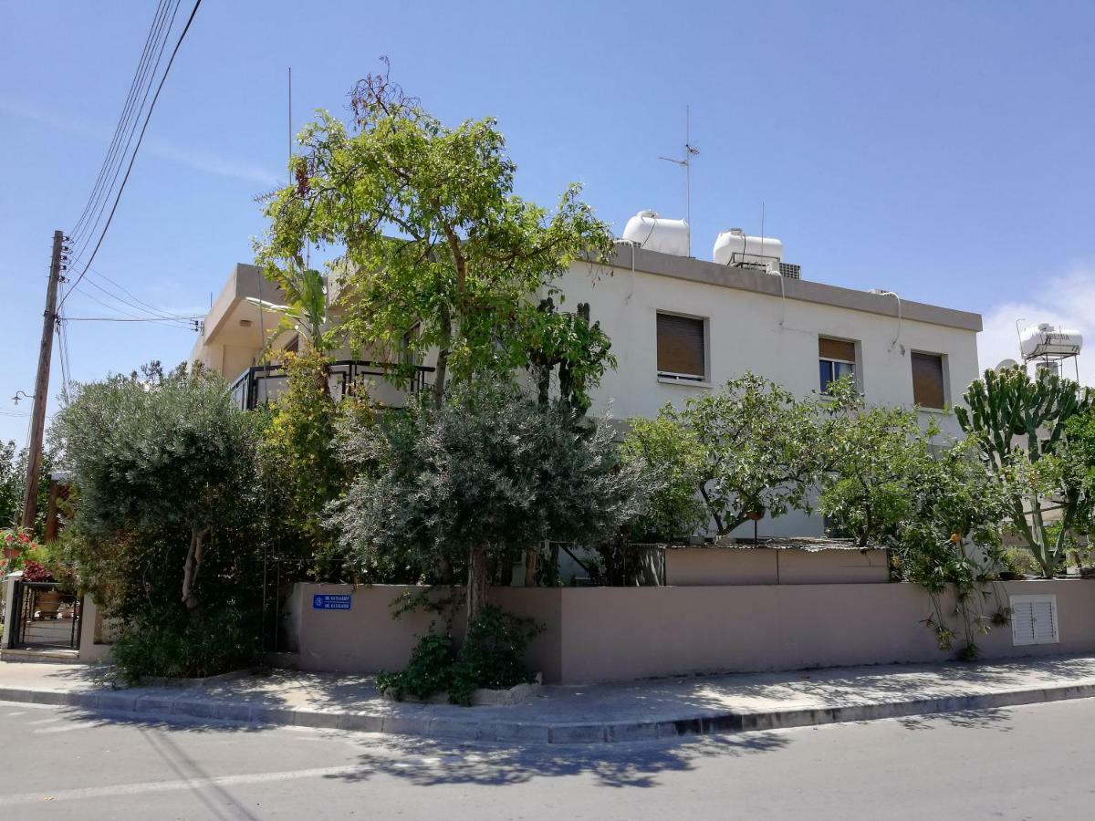 Family Nest In The Heart Of Limassol Villa Buitenkant foto