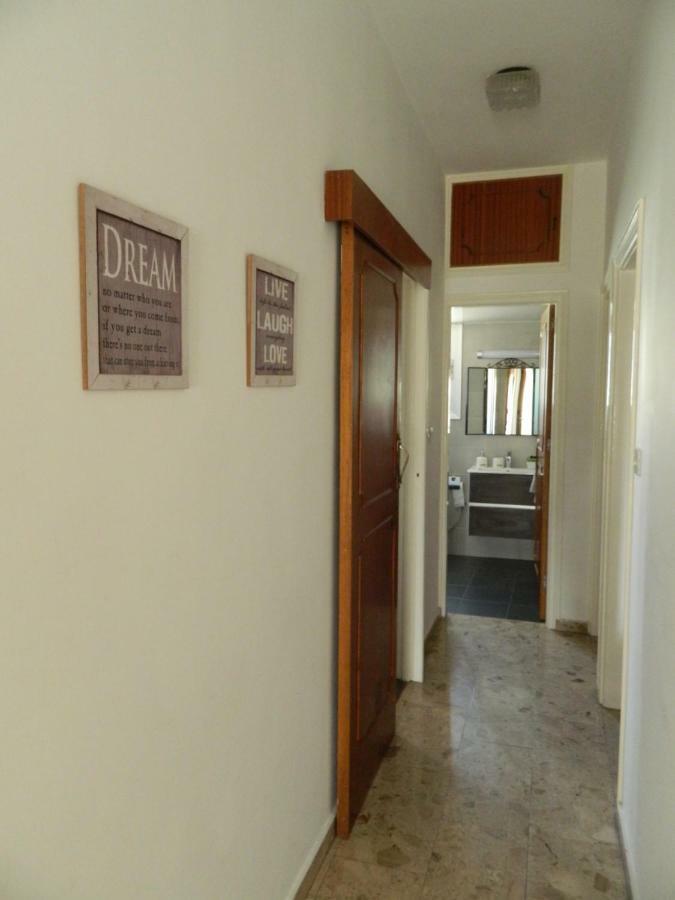 Family Nest In The Heart Of Limassol Villa Buitenkant foto