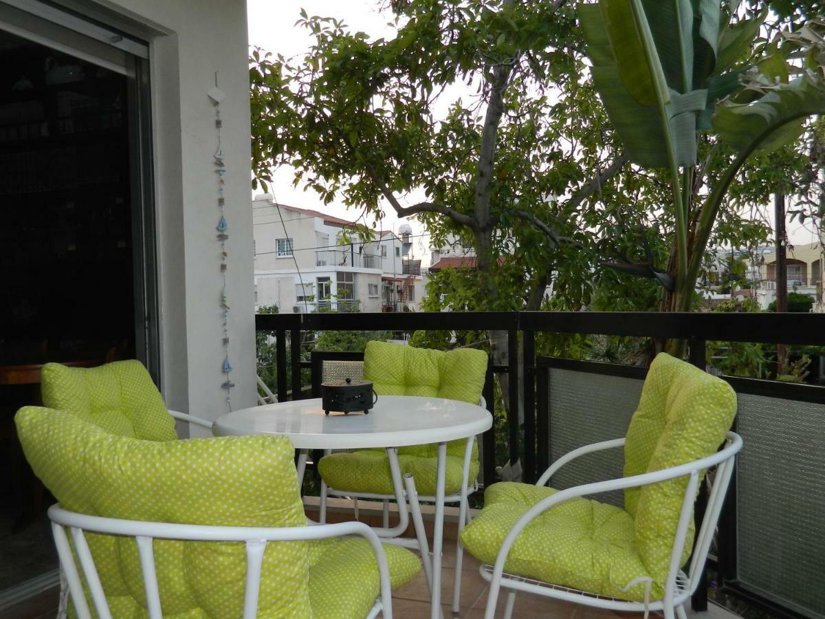 Family Nest In The Heart Of Limassol Villa Buitenkant foto