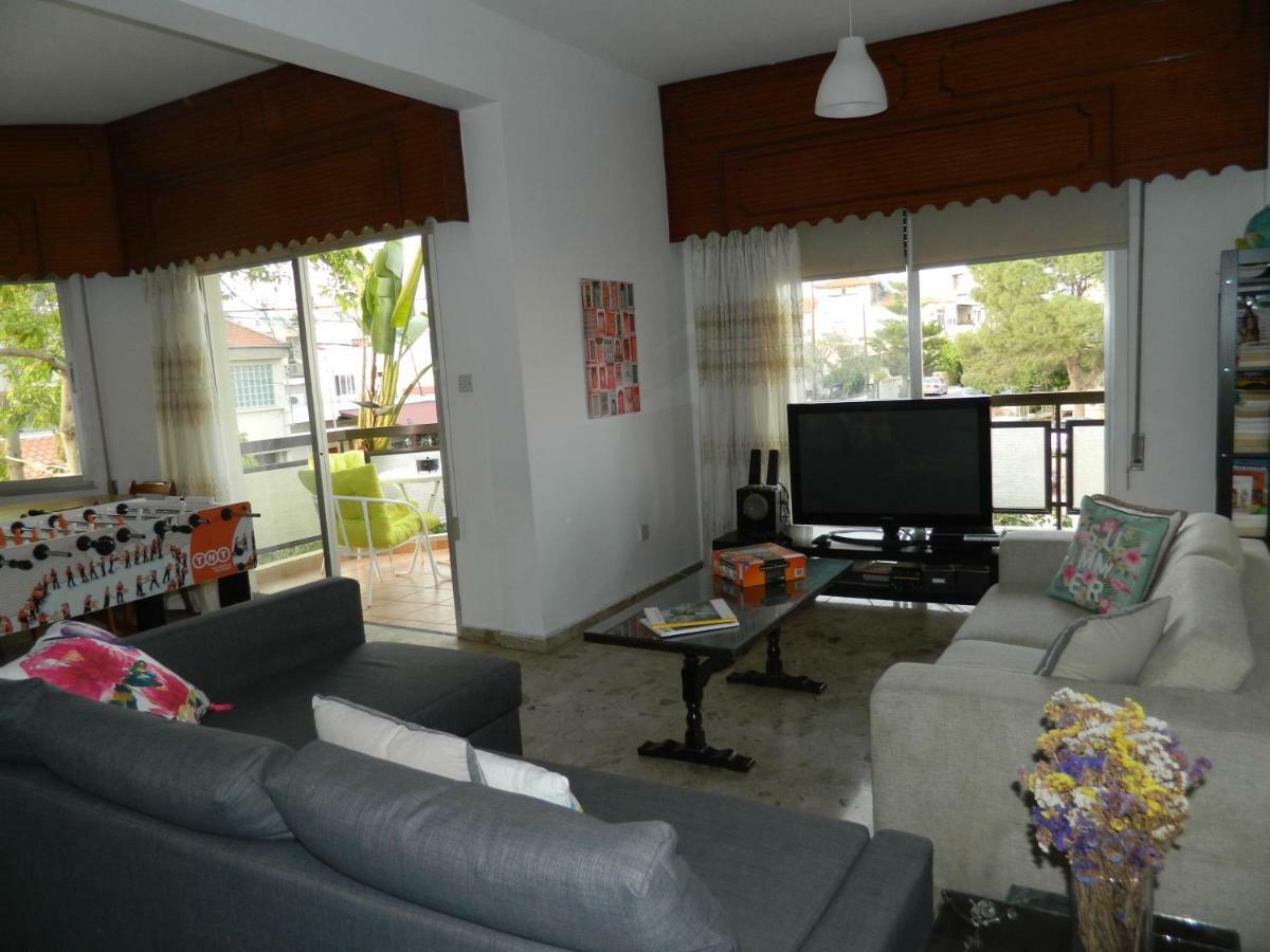 Family Nest In The Heart Of Limassol Villa Buitenkant foto