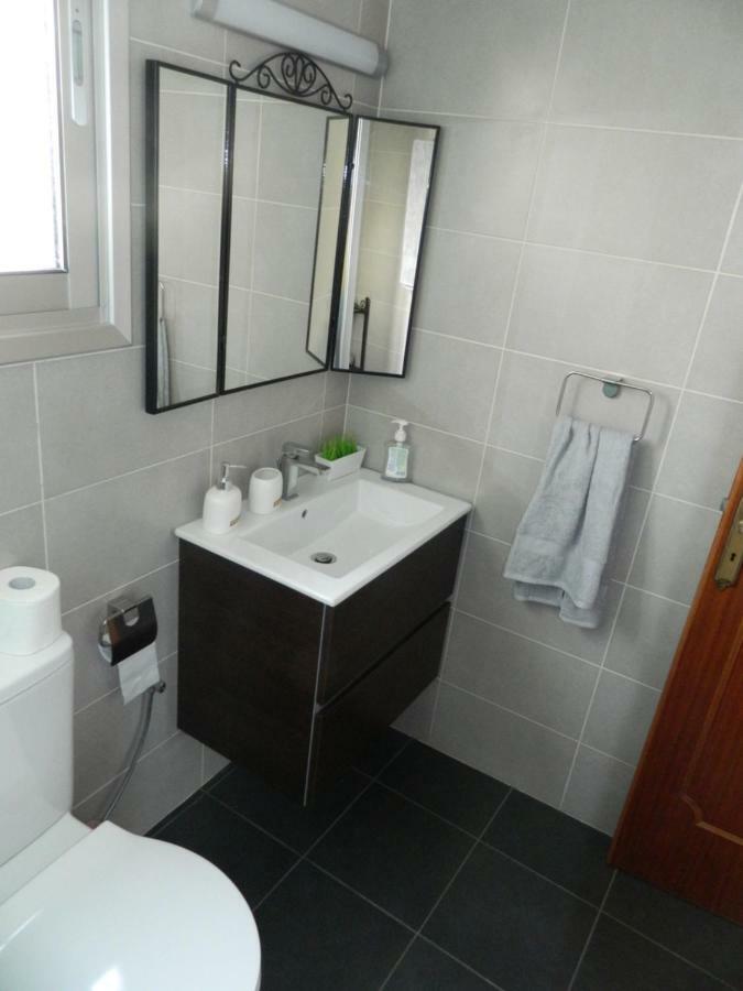 Family Nest In The Heart Of Limassol Villa Buitenkant foto